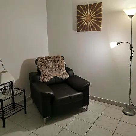 Apartman Moderner Vierkanthof Von 1800 Erkelenz