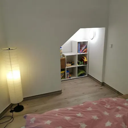 Apartman Moderner Vierkanthof Von 1800